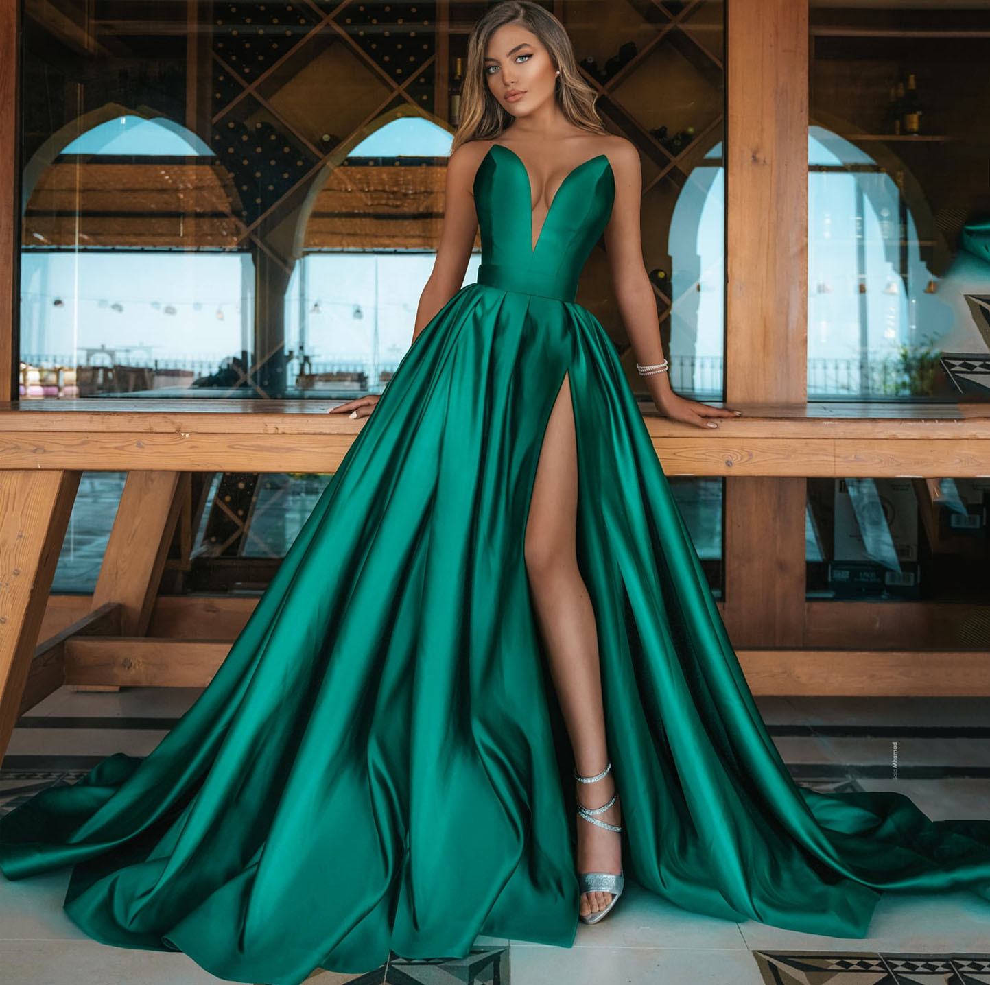 A-Line Ruffles V-neck Sleeveless Slit Brush Train Dress