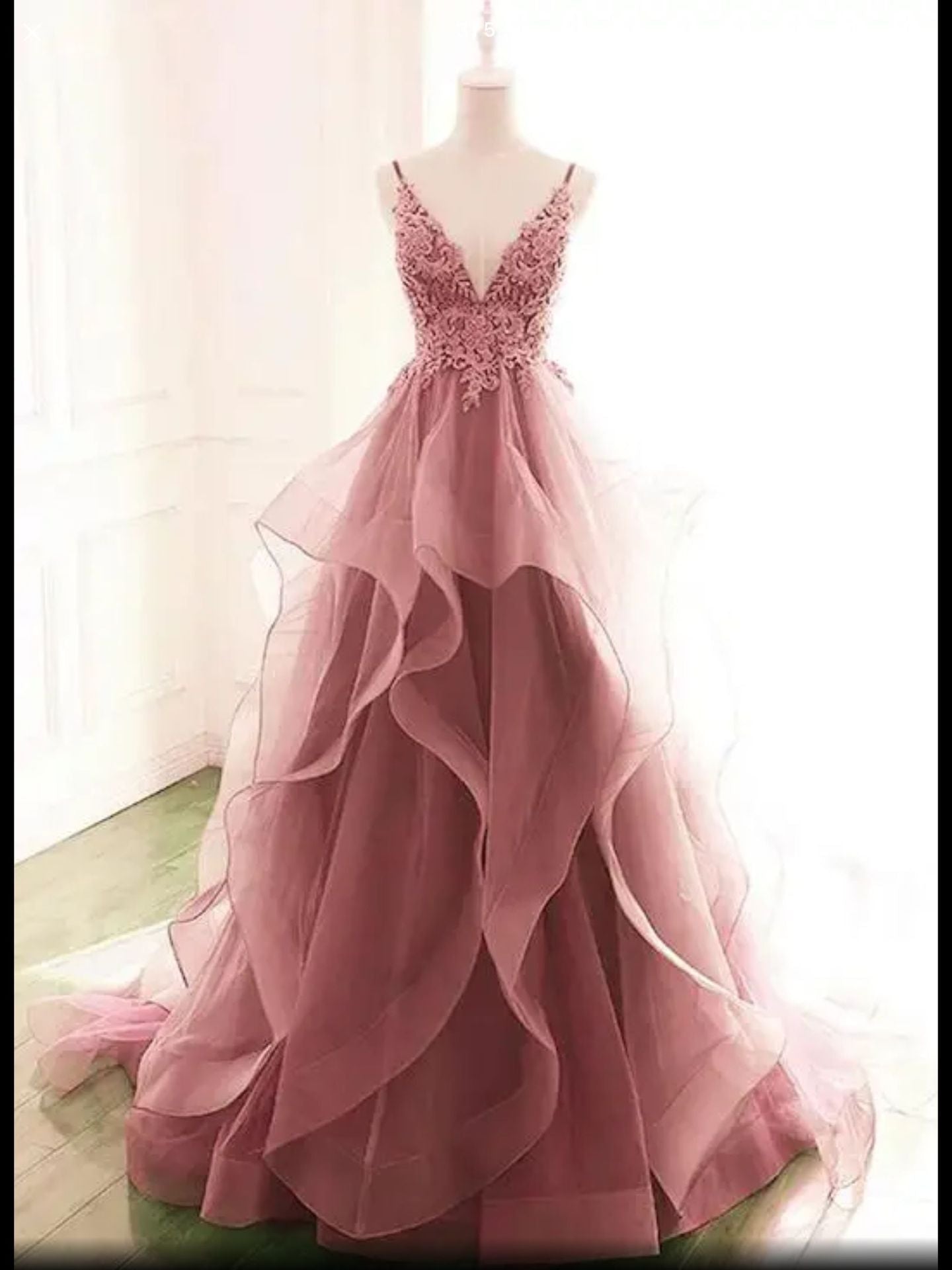 Princess V-neck Tulle Ruffle Prom Dress With Appliques