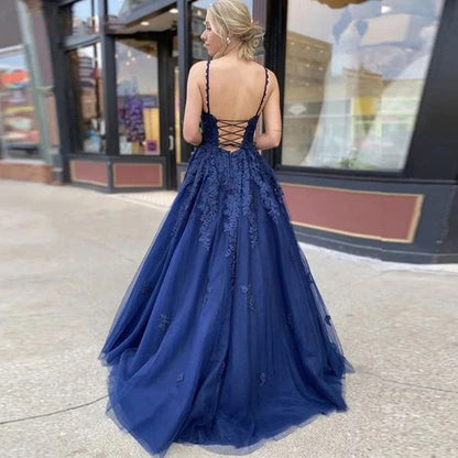 V-neck Tulle Ball Gown Prom Dress With Appliques