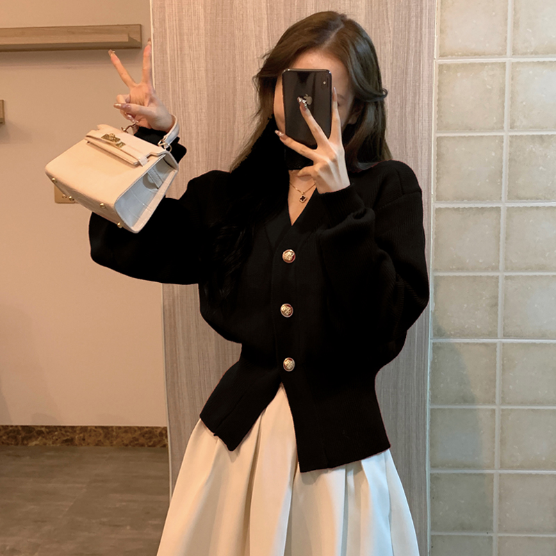 Knit Button V-neck Cardigan