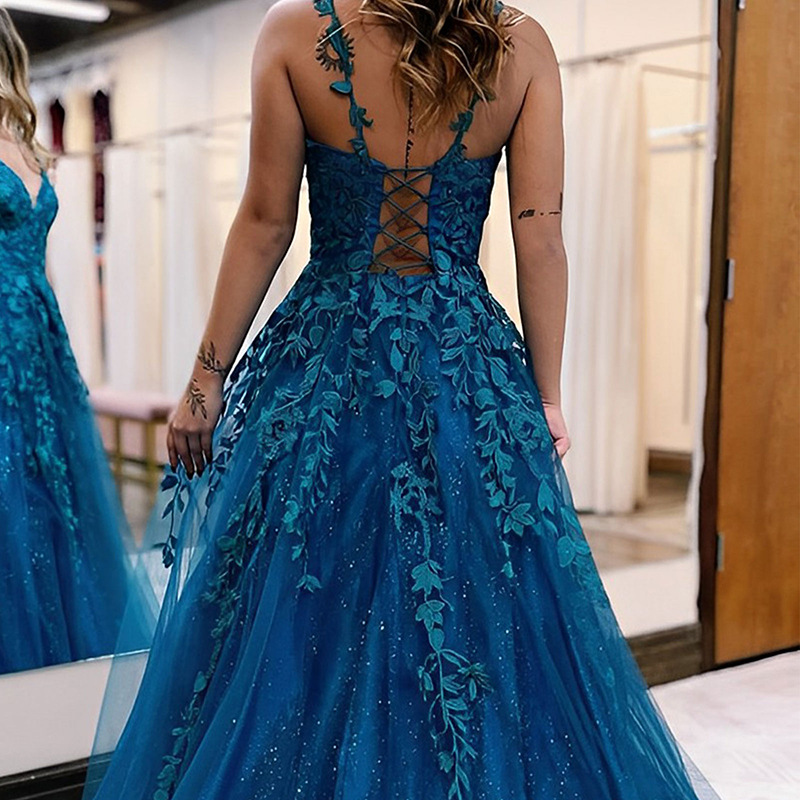 V-neck Tulle Ball Gown Party Dress With Appliques