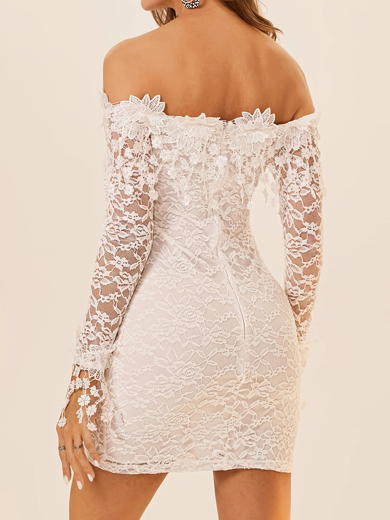 Column Off-the-shoulder Lace Short Bridesmaid Dress